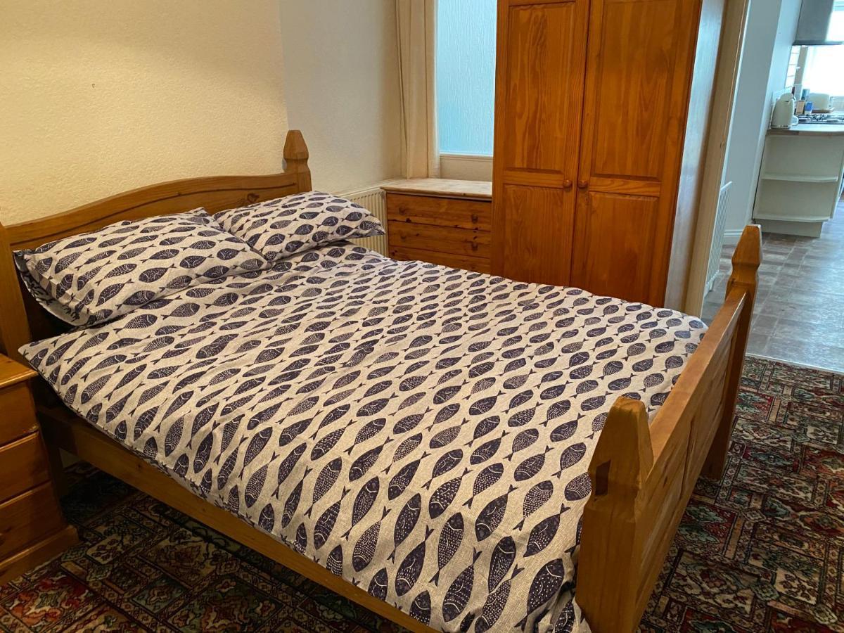 Lobster Pot Apartment With Stunning Harbour And Sea Views And Free Parking For One Car & Pet Friendly Brixham Exterior foto