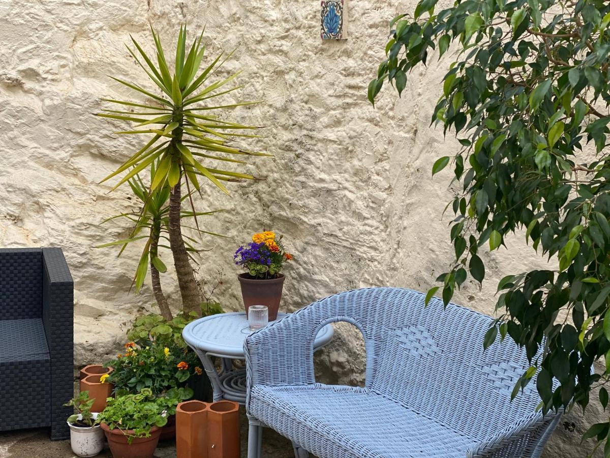 Lobster Pot Apartment With Stunning Harbour And Sea Views And Free Parking For One Car & Pet Friendly Brixham Exterior foto