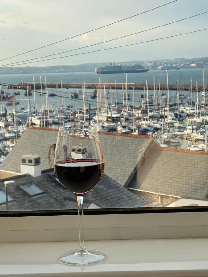 Lobster Pot Apartment With Stunning Harbour And Sea Views And Free Parking For One Car & Pet Friendly Brixham Exterior foto