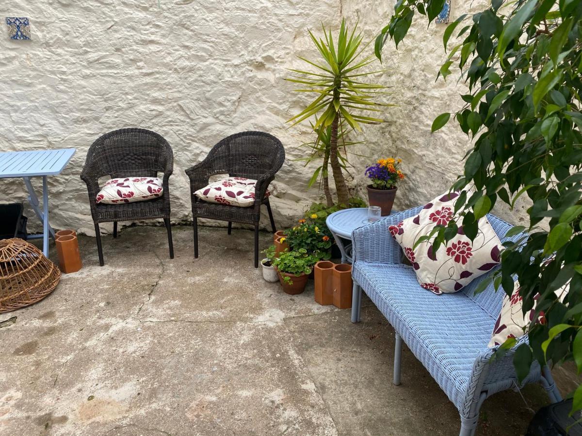 Lobster Pot Apartment With Stunning Harbour And Sea Views And Free Parking For One Car & Pet Friendly Brixham Exterior foto
