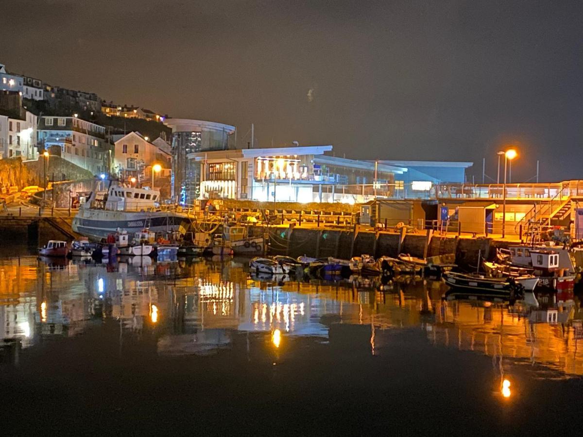 Lobster Pot Apartment With Stunning Harbour And Sea Views And Free Parking For One Car & Pet Friendly Brixham Exterior foto